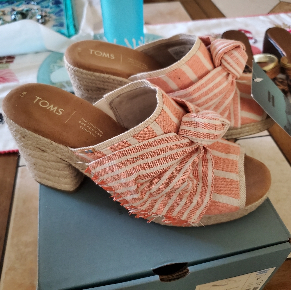 Shoe